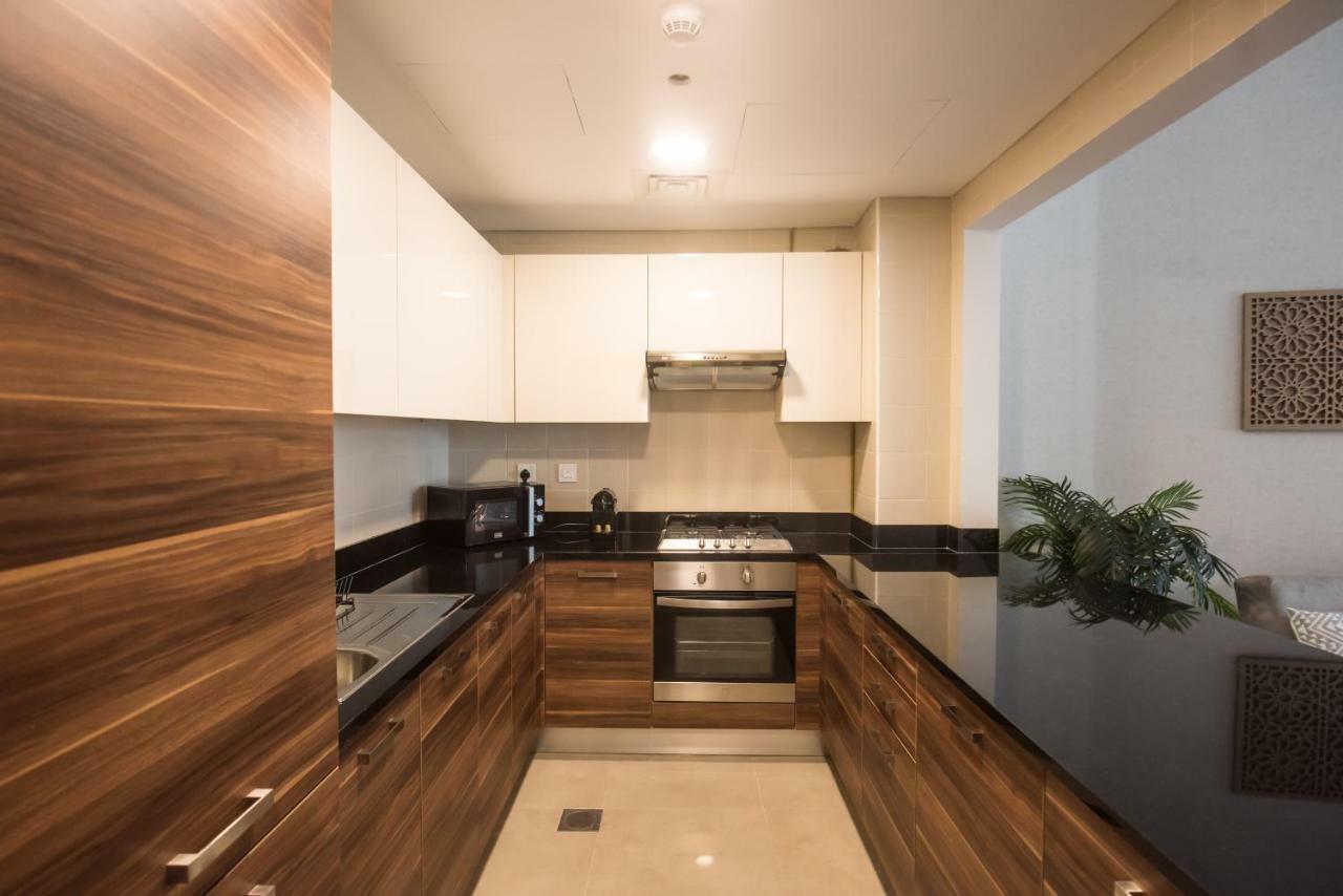 Fantastay Sparkle Tower One Bedroom Suite Marina View Dubai Exterior foto